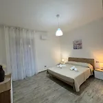 Brorent - La Vite Dorata Coast Appartamento *